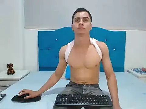 Snapshot of LeoMonnroe chatting on 17, 1, 2026 LeoMonnroe online show from 17, 1, 2026