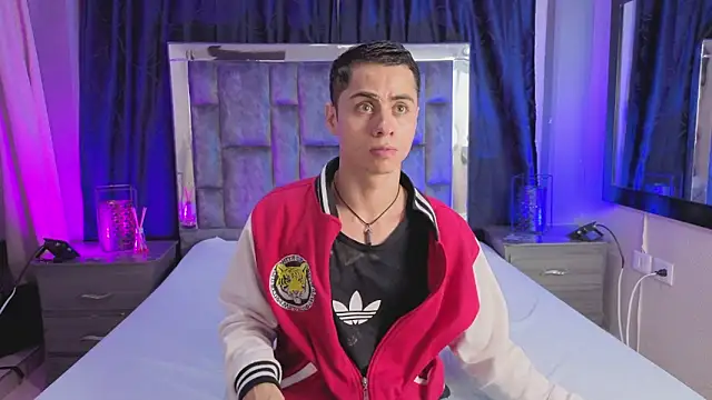 Snapshot of LeoMonnroe chatting on 9, 2, 2026 LeoMonnroe online show from 9, 2, 2026