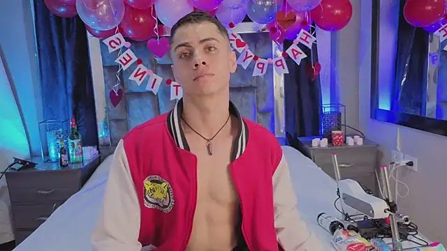 Snapshot of LeoMonnroe chatting on 13, 2, 2026 LeoMonnroe online show from 13, 2, 2026