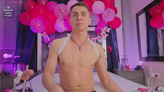 Snapshot of LeoMonnroe chatting on 17, 2, 2026 LeoMonnroe online show from 17, 2, 2026