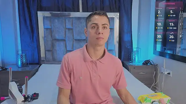 Snapshot of LeoMonnroe chatting on 20, 2, 2026 LeoMonnroe online show from 20, 2, 2026