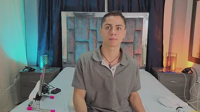 Snapshot of LeoMonnroe chatting on 22, 2, 2026 LeoMonnroe online show from 22, 2, 2026