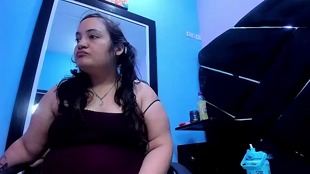 MiaRouss69 online show from 6, 5, 2026