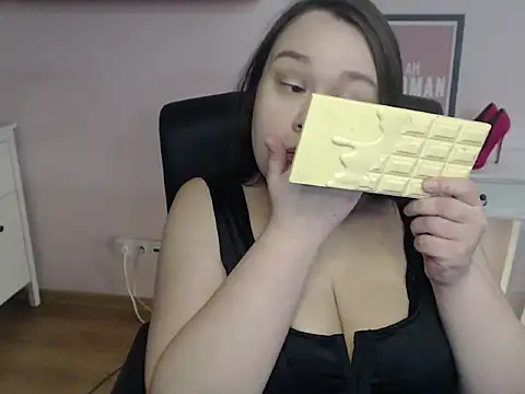 Snapshot of HollyDanceSoul chatting on 5, 2, 2026 HollyDanceSoul online show from 5, 2, 2026