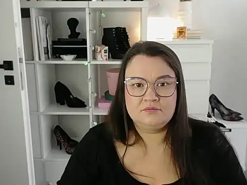 Snapshot of HollyDanceSoul chatting on 6, 3, 2026 HollyDanceSoul online show from 6, 3, 2026