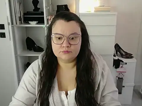 Snapshot of HollyDanceSoul chatting on 9, 3, 2026 HollyDanceSoul online show from 9, 3, 2026