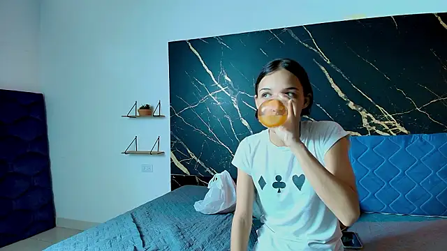 Snapshot of uncontrolled_fire chatting on 14, 3, 2026 uncontrolled fire online show from 14, 3, 2026