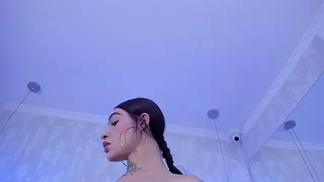 Snapshot of lizz_lunna chatting on 1, 8, 2026 lizz lunna online show from 1, 8, 2026