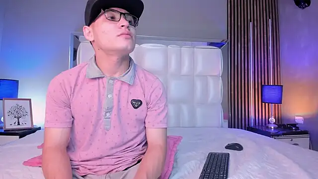 Snapshot of Roger_And_Ramona chatting on 13, 2, 2026 Roger And Ramona online show from 13, 2, 2026