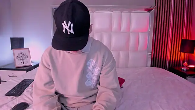 Snapshot of Roger_And_Ramona chatting on 22, 2, 2026 Roger And Ramona online show from 22, 2, 2026