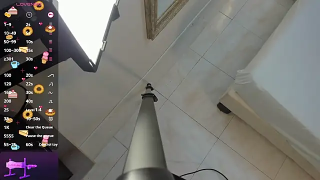 Miaaffox online show from 4, 2, 2026