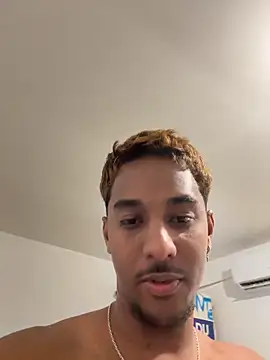 Snapshot of Axel_black10 chatting on 4, 3, 2026 Axel black10 online show from 4, 3, 2026