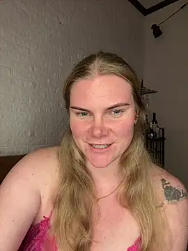 SexyBlondJoanna online show from 3, 3, 2026