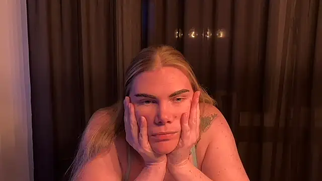 SexyBlondJoanna online show from 12, 3, 2026