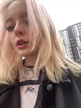 aka Blonde online show from 15, 5, 2026
