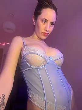 LolaSB online show from 5, 8, 2026