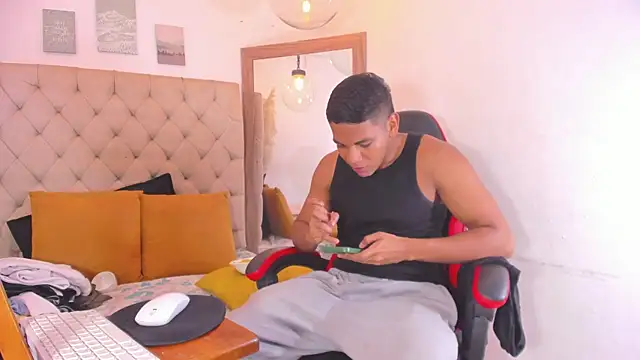 noah sthone online show from 23, 7, 2026