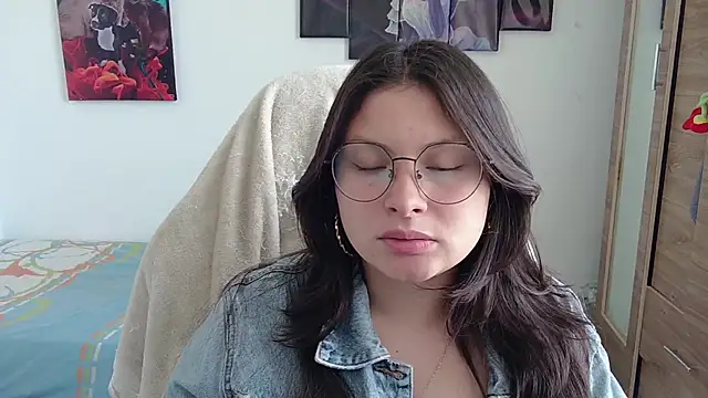 yessica gomez01 online show from 30, 4, 2026