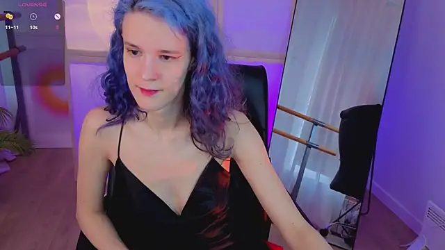 Snapshot of AuraLaunni chatting on 12, 3, 2026 AuraLaunni online show from 12, 3, 2026