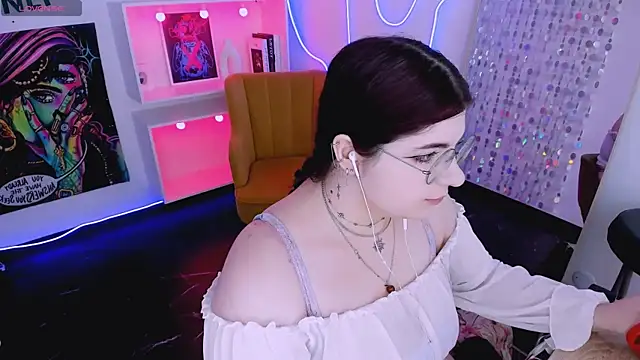 Snapshot of Siena_aa chatting on 2, 7, 2026 Siena aa online show from 2, 7, 2026