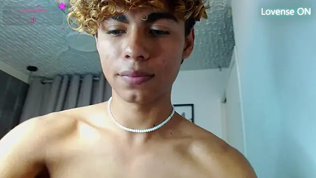 Anyelo Twink online show from 4, 7, 2026