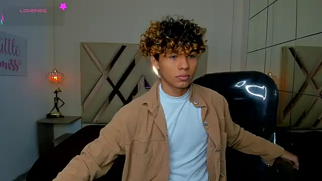Anyelo Twink online show from 6, 7, 2026