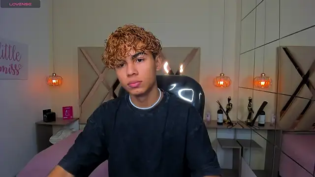 Anyelo Twink online show from 31, 7, 2026