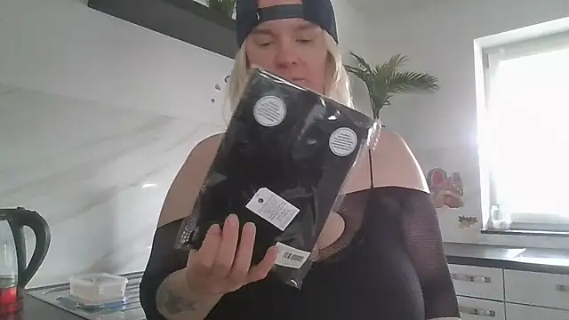 Snapshot of MinchenBienchen98 chatting on 17, 3, 2026 MinchenBienchen98 online show from 17, 3, 2026