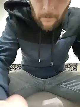 Snapshot of 80julien chatting on 7, 2, 2026 80julien online show from 7, 2, 2026