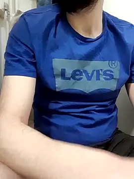 Snapshot of 80julien chatting on 8, 2, 2026 80julien online show from 8, 2, 2026