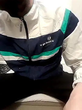 Snapshot of 80julien chatting on 17, 2, 2026 80julien online show from 17, 2, 2026