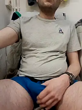 Snapshot of 80julien chatting on 19, 2, 2026 80julien online show from 19, 2, 2026