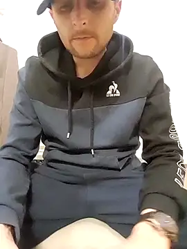 Snapshot of 80julien chatting on 21, 2, 2026 80julien online show from 21, 2, 2026