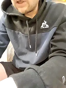 Snapshot of 80julien chatting on 22, 2, 2026 80julien online show from 22, 2, 2026