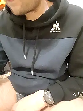 Snapshot of 80julien chatting on 23, 2, 2026 80julien online show from 23, 2, 2026