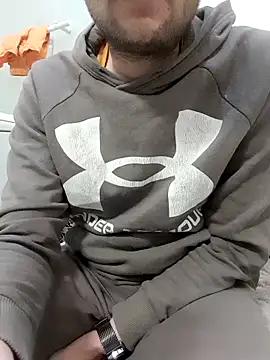 Snapshot of 80julien chatting on 24, 2, 2026 80julien online show from 24, 2, 2026