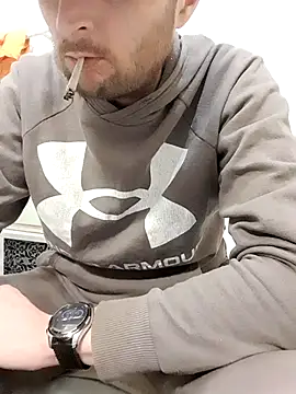 Snapshot of 80julien chatting on 24, 2, 2026 80julien online show from 24, 2, 2026