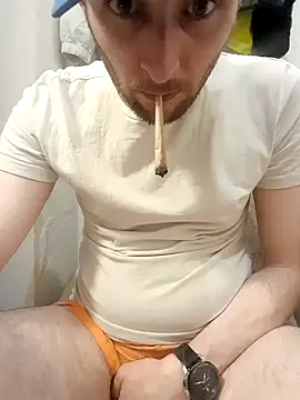 Snapshot of 80julien chatting on 27, 2, 2026 80julien online show from 27, 2, 2026