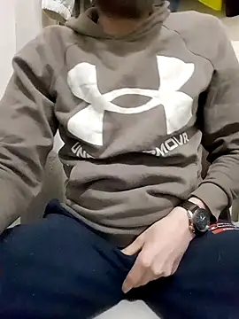 Snapshot of 80julien chatting on 1, 3, 2026 80julien online show from 1, 3, 2026