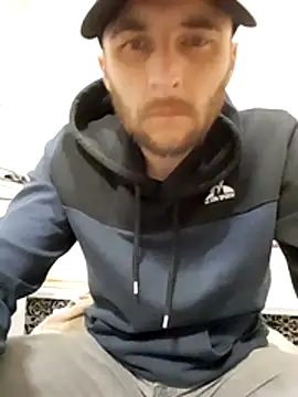 Snapshot of 80julien chatting on 15, 3, 2026 80julien online show from 15, 3, 2026