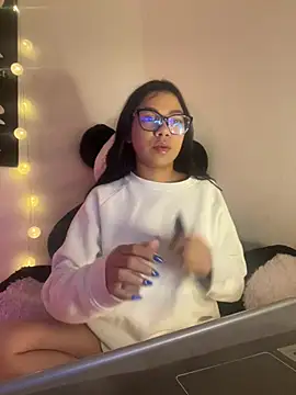 Little Lexyy online show from 2, 4, 2026