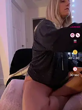 FoxyMillie online show from 17, 6, 2026