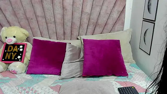 danibellucii  online show from 25, 2, 2026