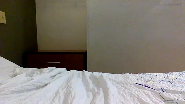 Snapshot of RamonaUzi chatting on 5, 2, 2026 RamonaUzi online show from 5, 2, 2026