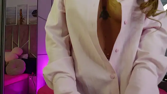 Snapshot of rianaaross chatting on 7, 3, 2026 rianaaross online show from 7, 3, 2026