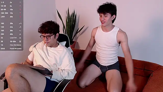 Snapshot of DarrenColleen chatting on 8, 2, 2026 DarrenColleen online show from 8, 2, 2026