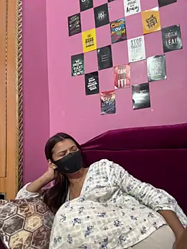 Snapshot of MissHermione2 chatting on 29, 3, 2026 MissHermione2 online show from 29, 3, 2026