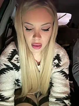 Snapshot of AlyssaFoxx_ chatting on 1, 2, 2026 AlyssaFoxx online show from 1, 2, 2026