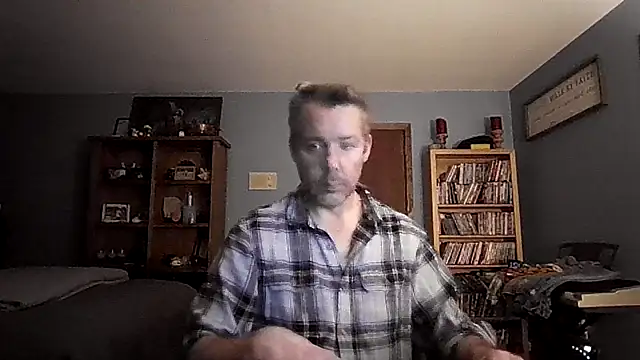 Snapshot of chrisw8140 chatting on 3, 3, 2026 chrisw8140 online show from 3, 3, 2026