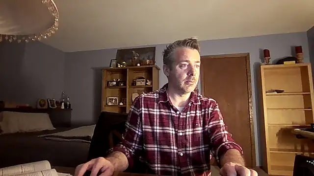 Snapshot of chrisw8140 chatting on 15, 3, 2026 chrisw8140 online show from 15, 3, 2026